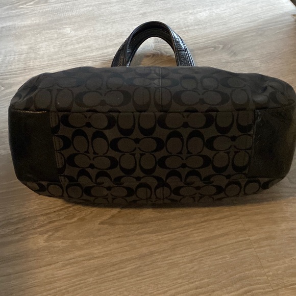 Coach Kiss Lock Purse - Picture 6 of 9